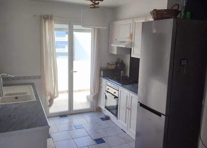 T4 89m2, Cap D'agde, Secteur Falaise, Vue Mer, Clim, 8 Pers, Wifi, 100 M Apartment *