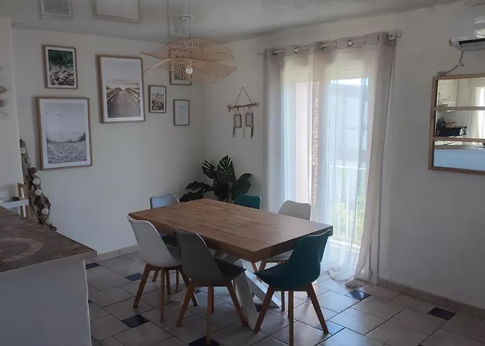 Apartment T4 89m2, Cap D'agde, Secteur Falaise, Vue Mer, Clim, 8 Pers, Wifi, 100 M *